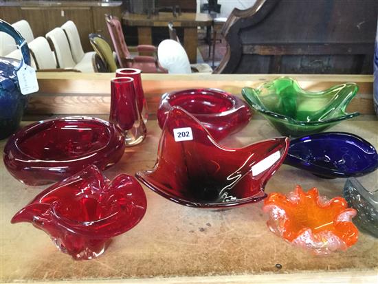 Qty studio glass, bowls & vases